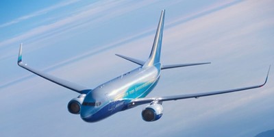 Boeing 737 flying in air
