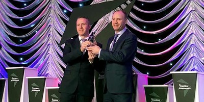 Aengus Kelly receiving the award for Lessor of the Year.
